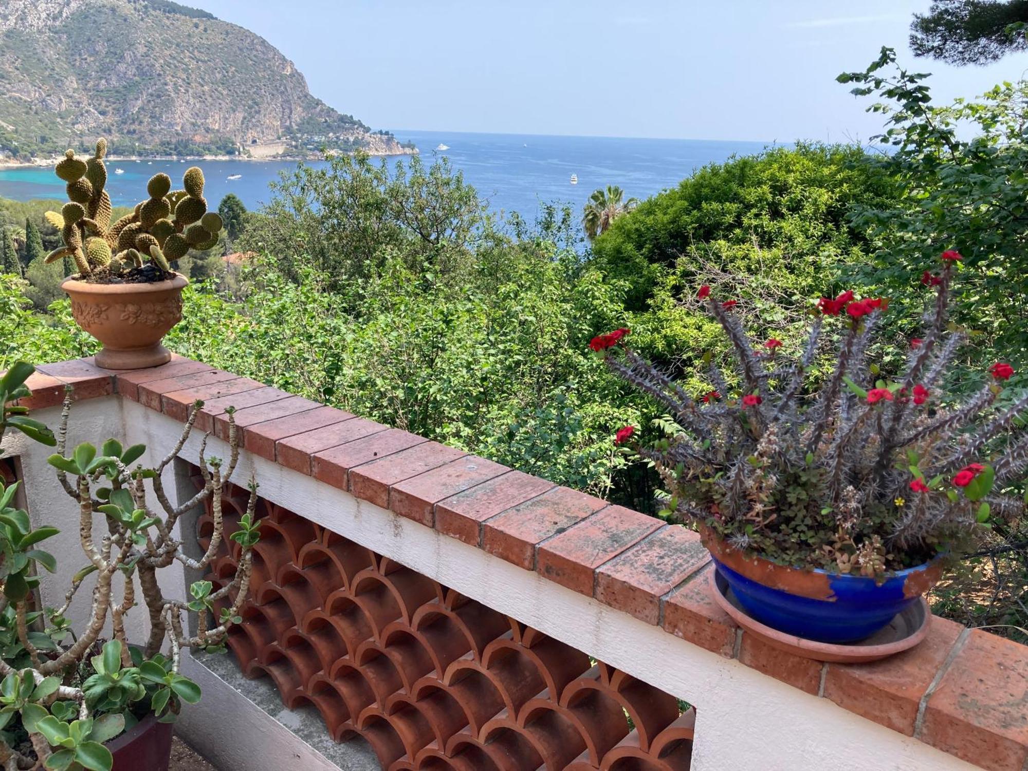 Appartement Independant Dans Villa Eze Bord De Mer Exterior foto